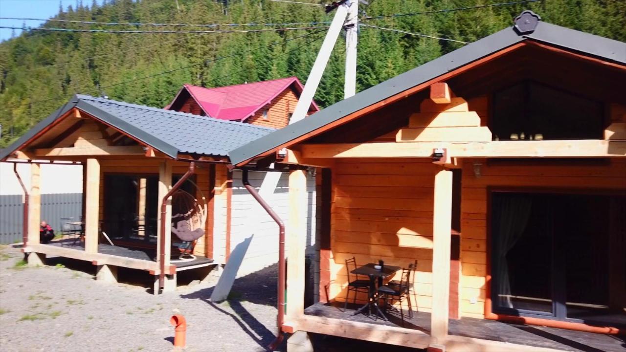 Hotel Berloga-Sinevir Synevyrsʼka Polyana Exterior foto