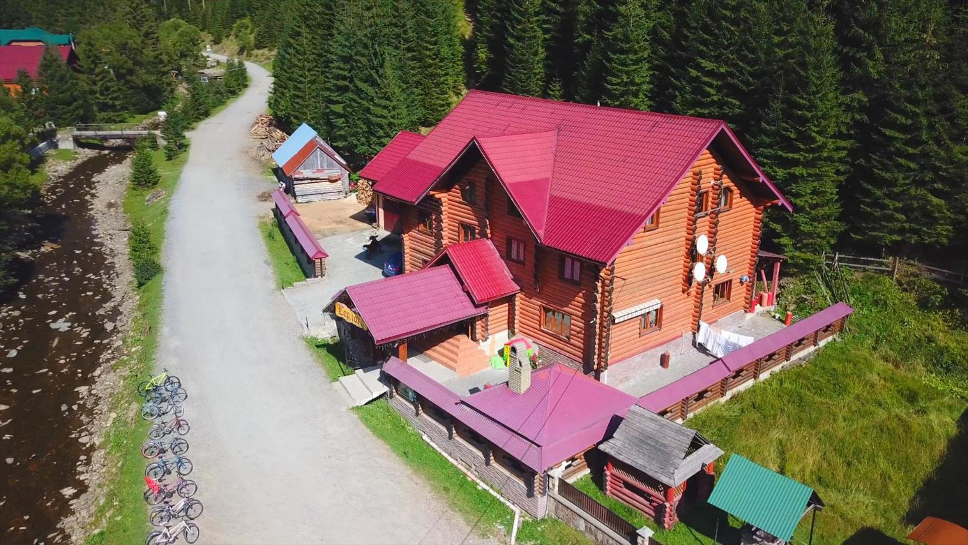 Hotel Berloga-Sinevir Synevyrsʼka Polyana Exterior foto
