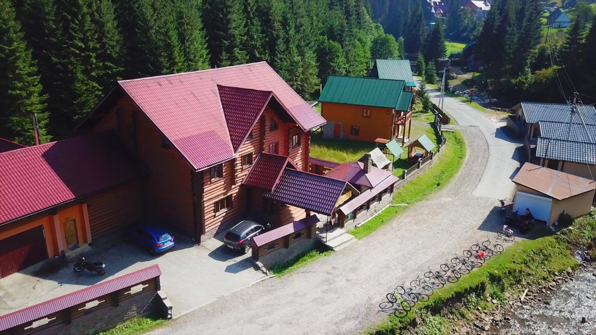 Hotel Berloga-Sinevir Synevyrsʼka Polyana Exterior foto